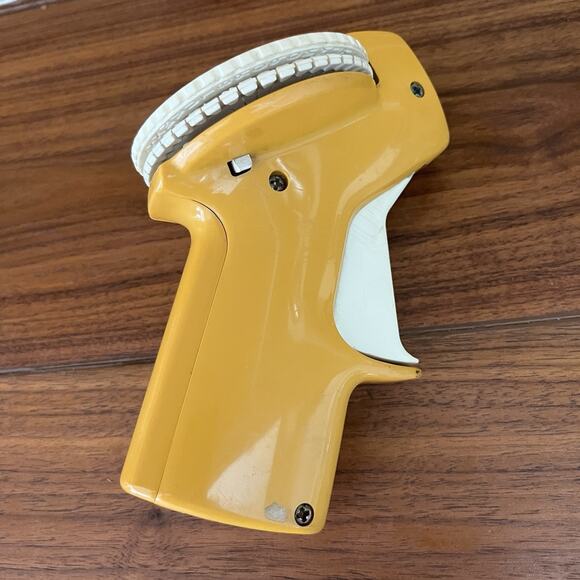 Vintage Astro Rotary Compact Hand-Held Label Maker Yellow - Picture 3 of 11